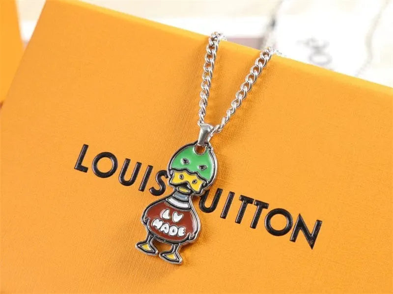 Louis Vuitton ペンダント ダック NIGO MP3230