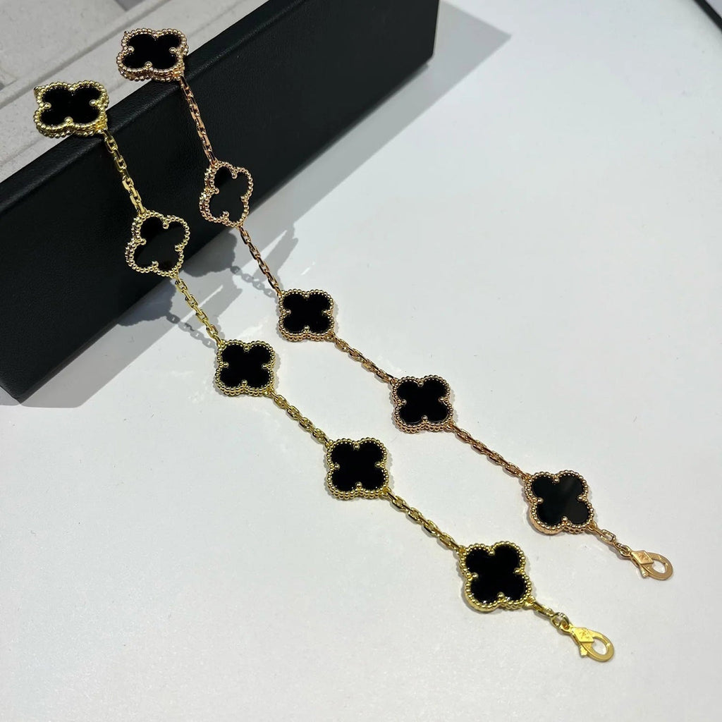 New CLOVER 5 MOTIF ONYXS BRACELET COLLECTION