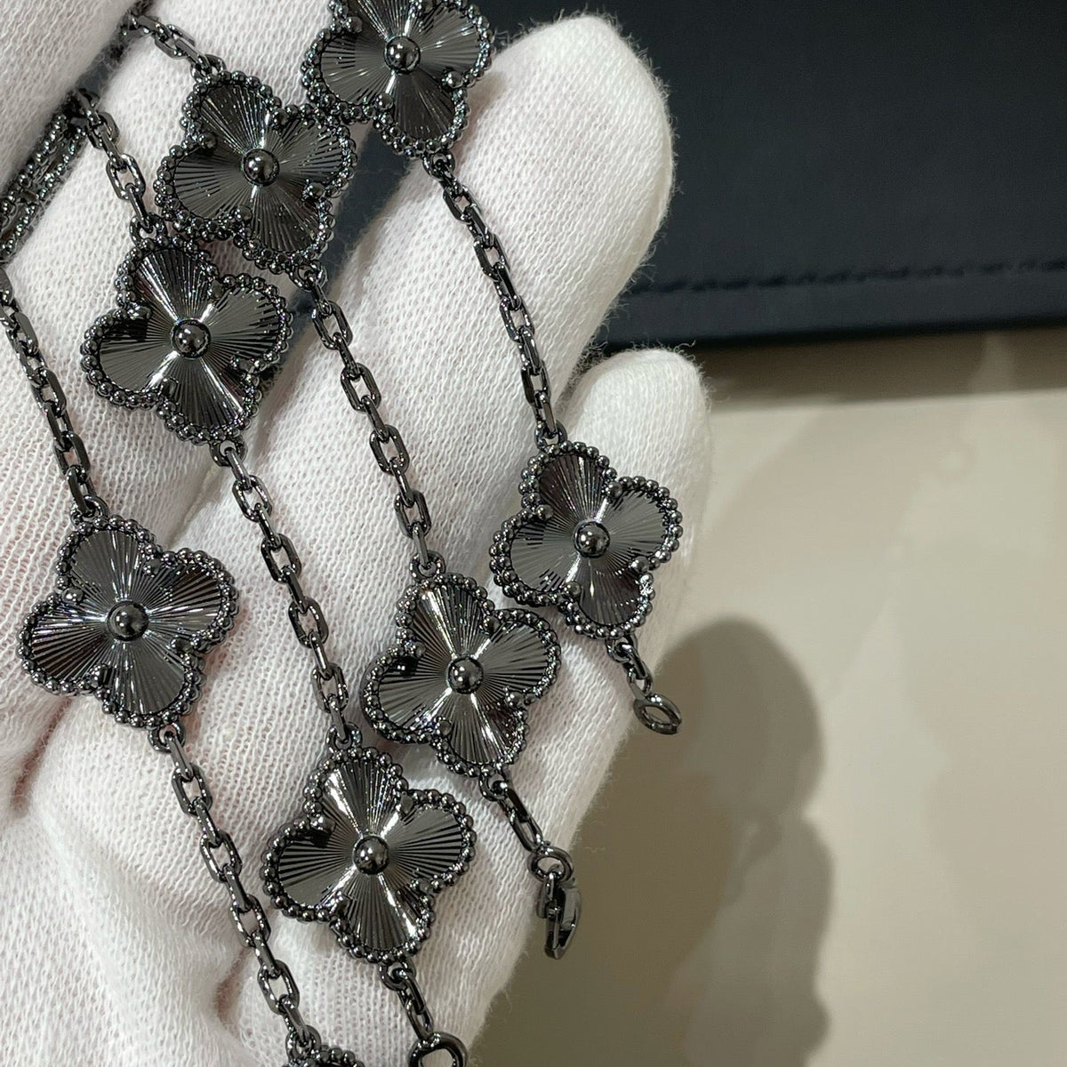 New CLOVER 5 MOTIF BLACK BRACELET