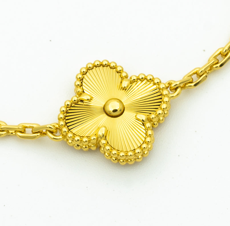 New  CLOVER 5 MOTIF LASER BRACELET COLLECTION