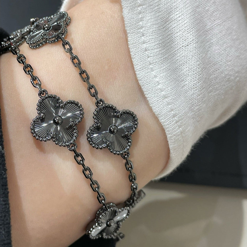 New CLOVER 5 MOTIF BLACK BRACELET