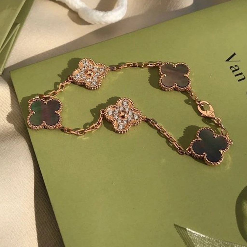 New CLOVER 5 MOTIF GRAY MOP BRACELET COLLECTION