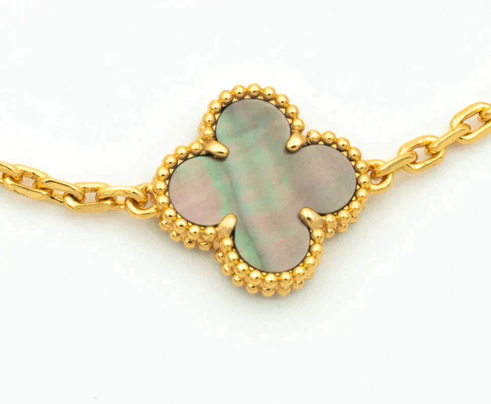 New CLOVER 5 MOTIF GRAY MOP BRACELET COLLECTION