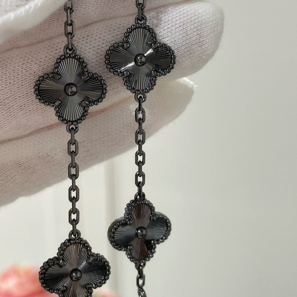 New CLOVER 5 MOTIF BLACK BRACELET