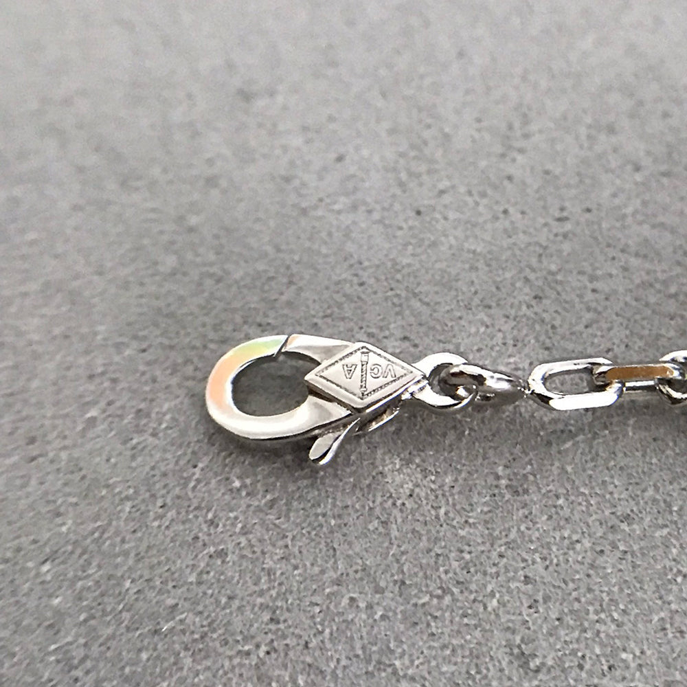 New CLOVER 5 MOTIF ONYXS BRACELET COLLECTION
