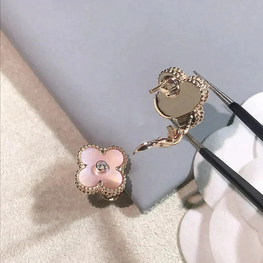 CLOVER MEDIUM 1 MOTIFS  PINK MOP DIAMOND EARRINGS