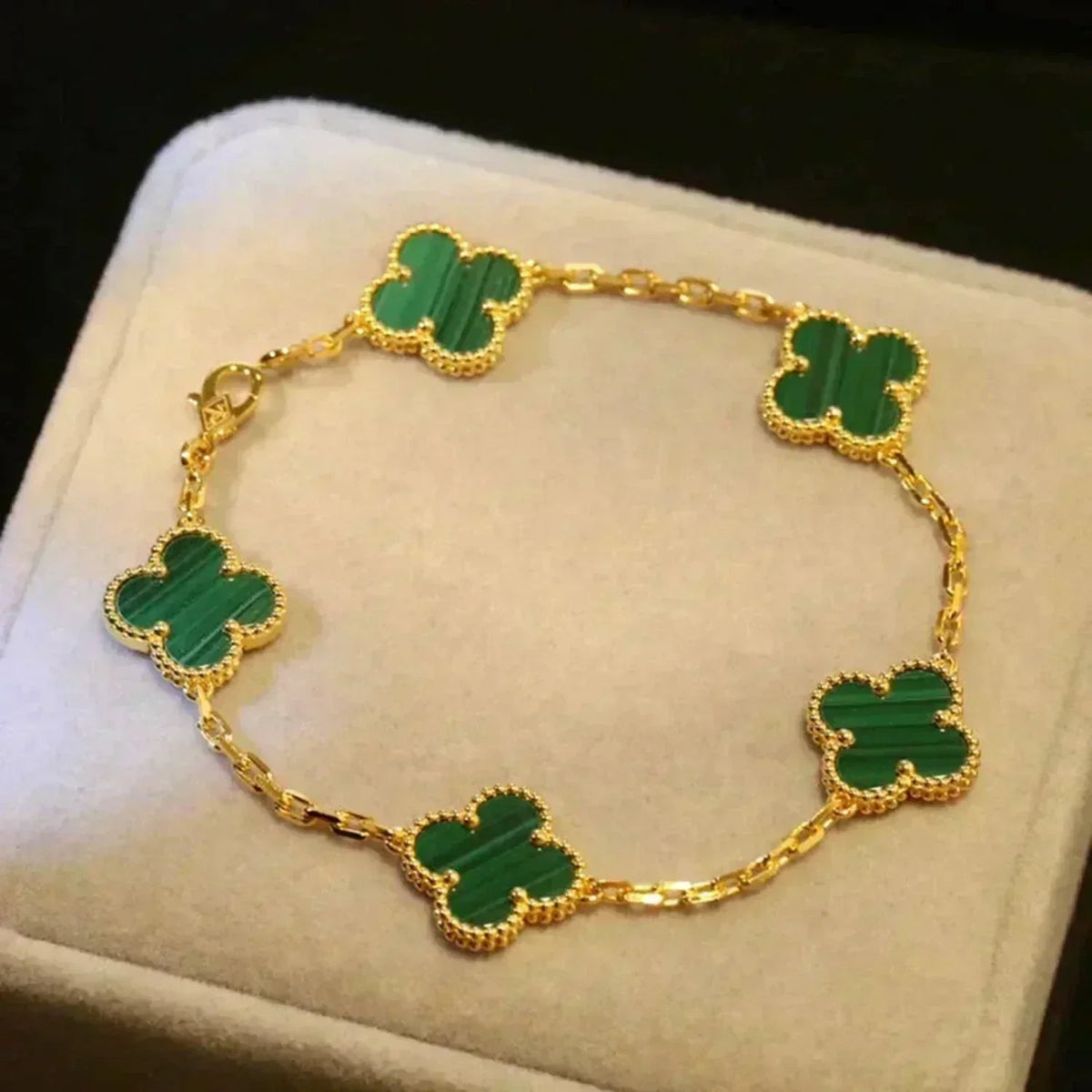 New  CLOVER 5 MOTIF MALACHITE BRACELET COLLECTION