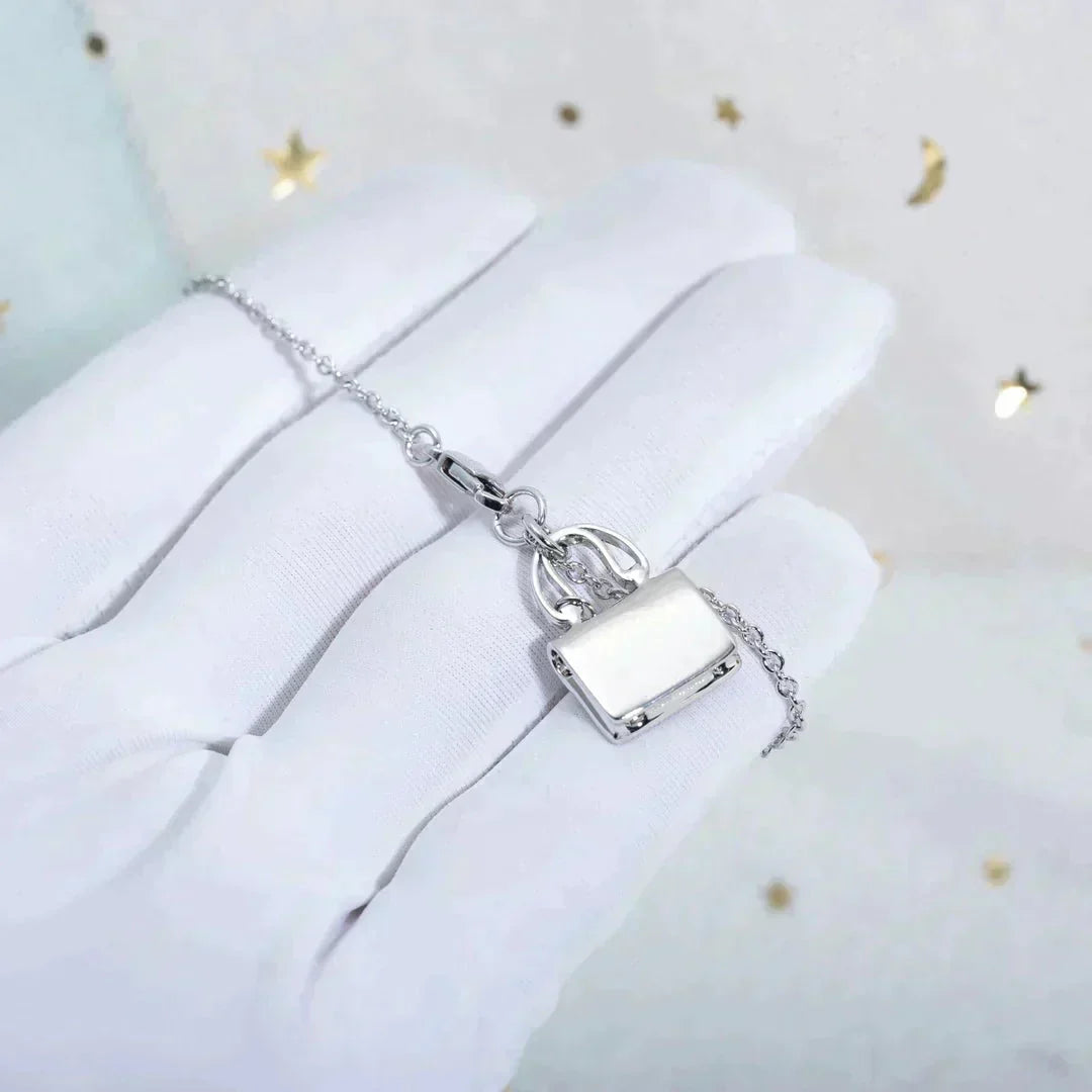 AMULETTE PEDANT SILVER NECKLACE