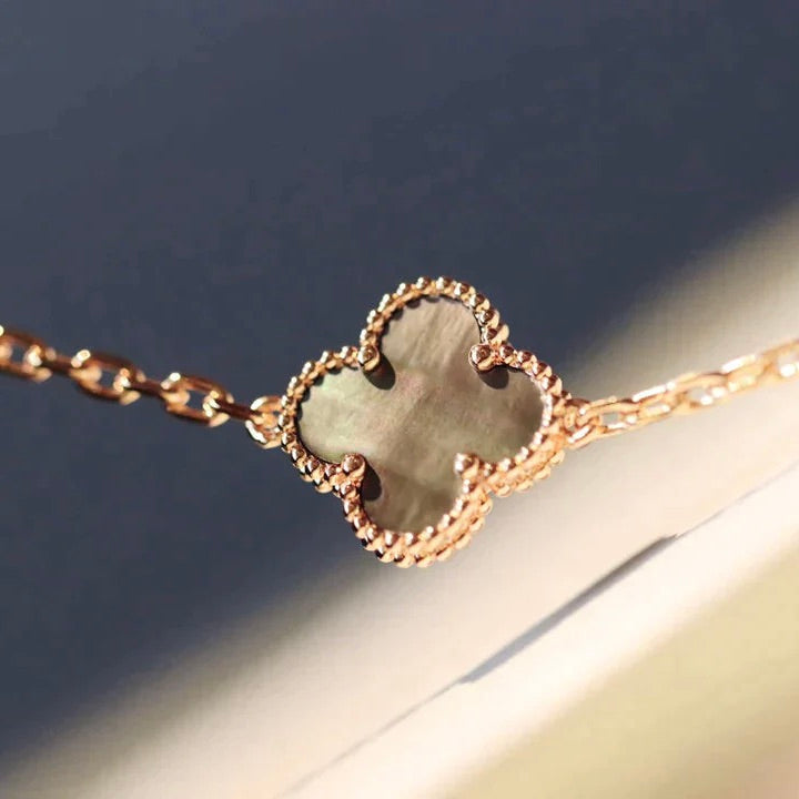 CLOVER 20 MOTIFS LASER DIAMOND NECKLACE