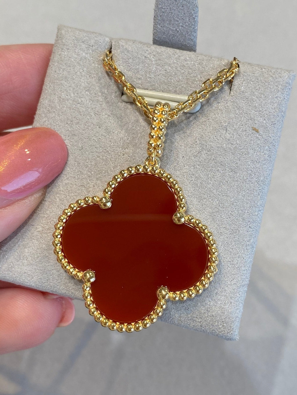 CLOVER 25MM NECKLACE GOLD CARNELIAN