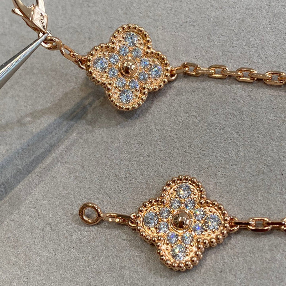 New  CLOVER 5 MOTIF FULL DIAMOND BRACELET COLLECTION
