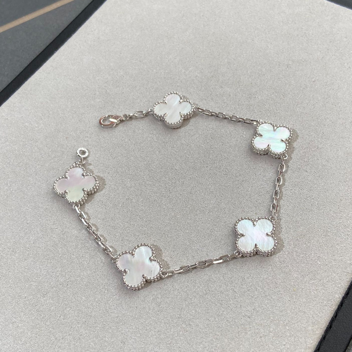 New CLOVER WHITE PEARL MOP 5 MOTIF BRACELET COLLECTION