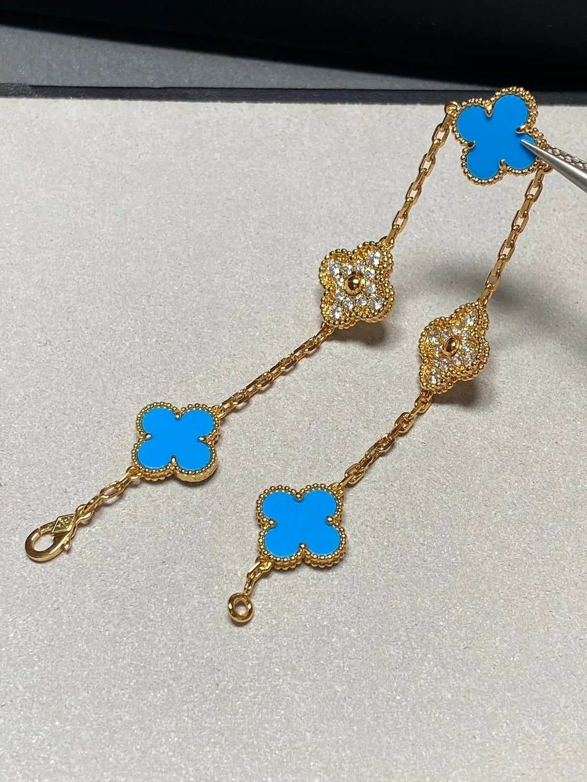 New CLOVER 5 MOTIF BLUE AGATE BRACELET COLLECTION