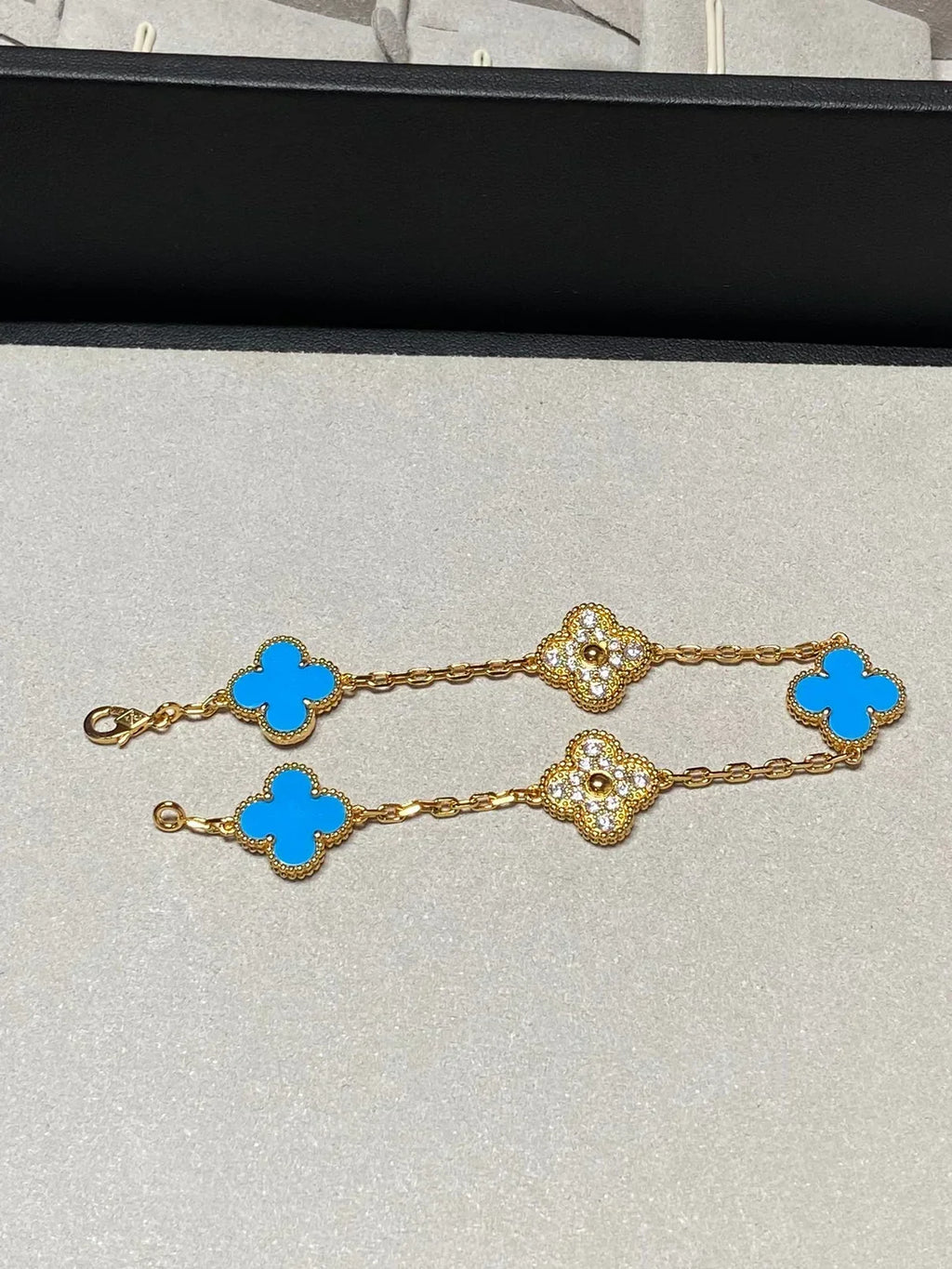 New CLOVER 5 MOTIF BLUE AGATE BRACELET COLLECTION