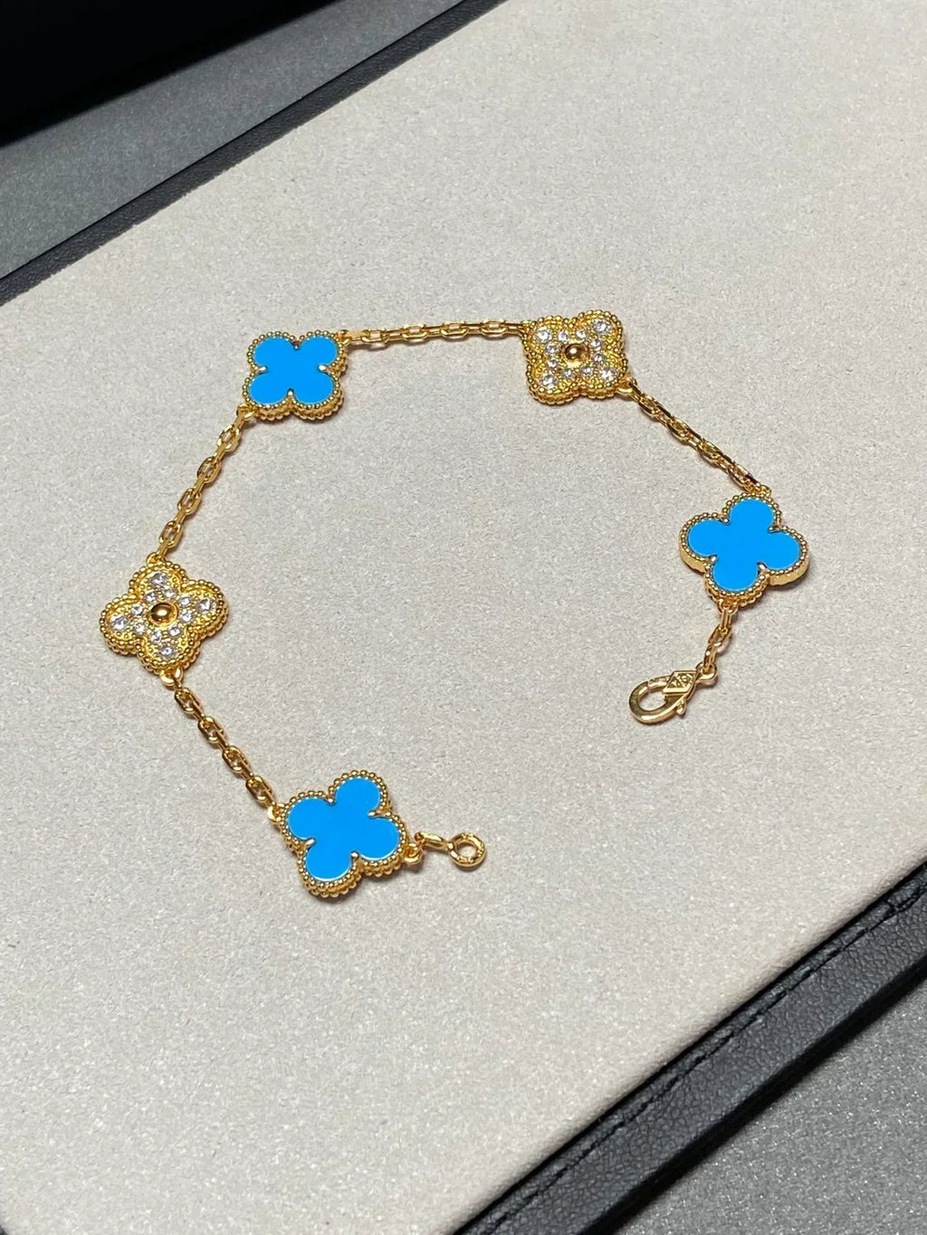 New CLOVER 5 MOTIF BLUE AGATE BRACELET COLLECTION