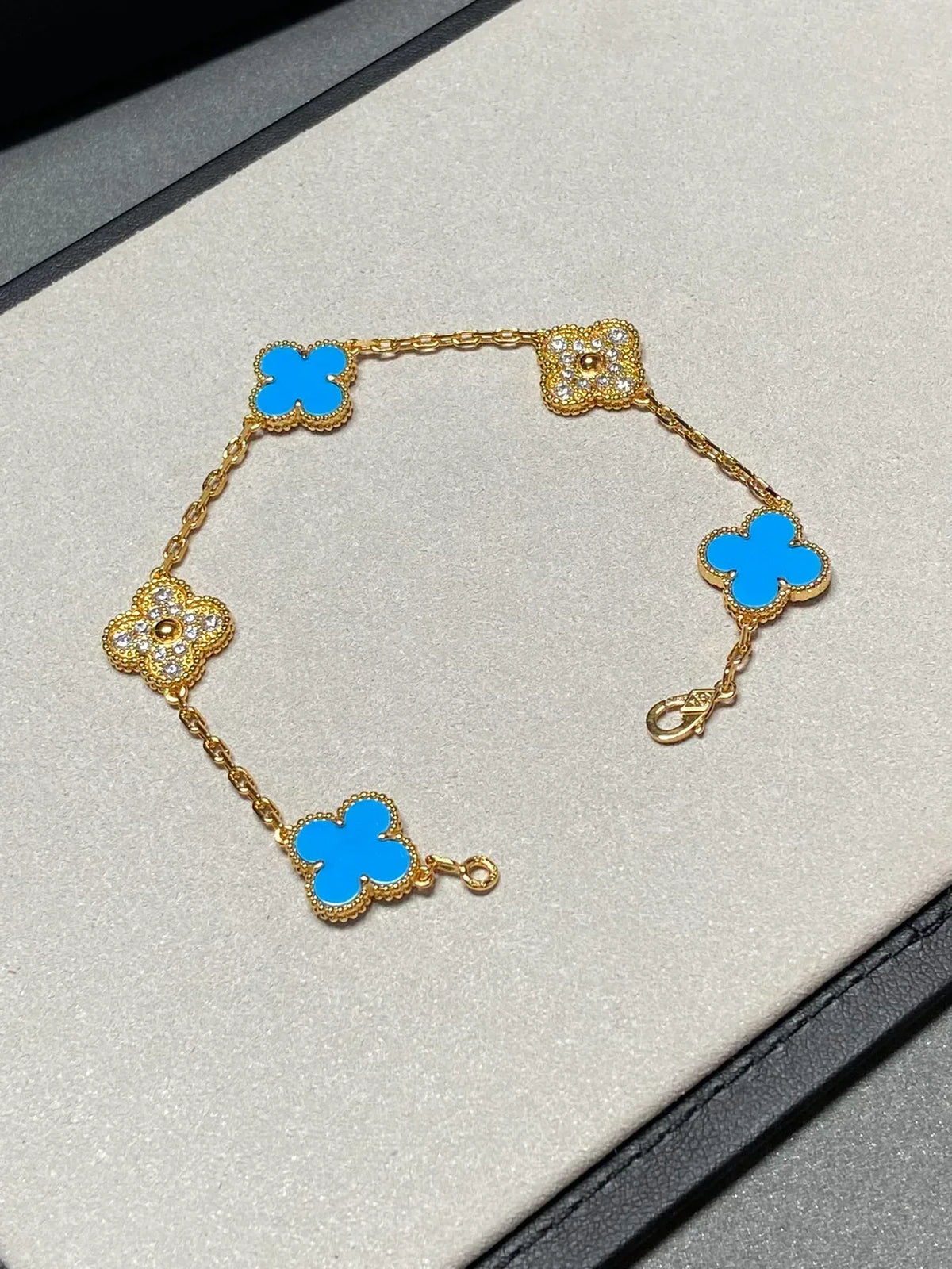 New CLOVER 5 MOTIF BLUE AGATE BRACELET COLLECTION