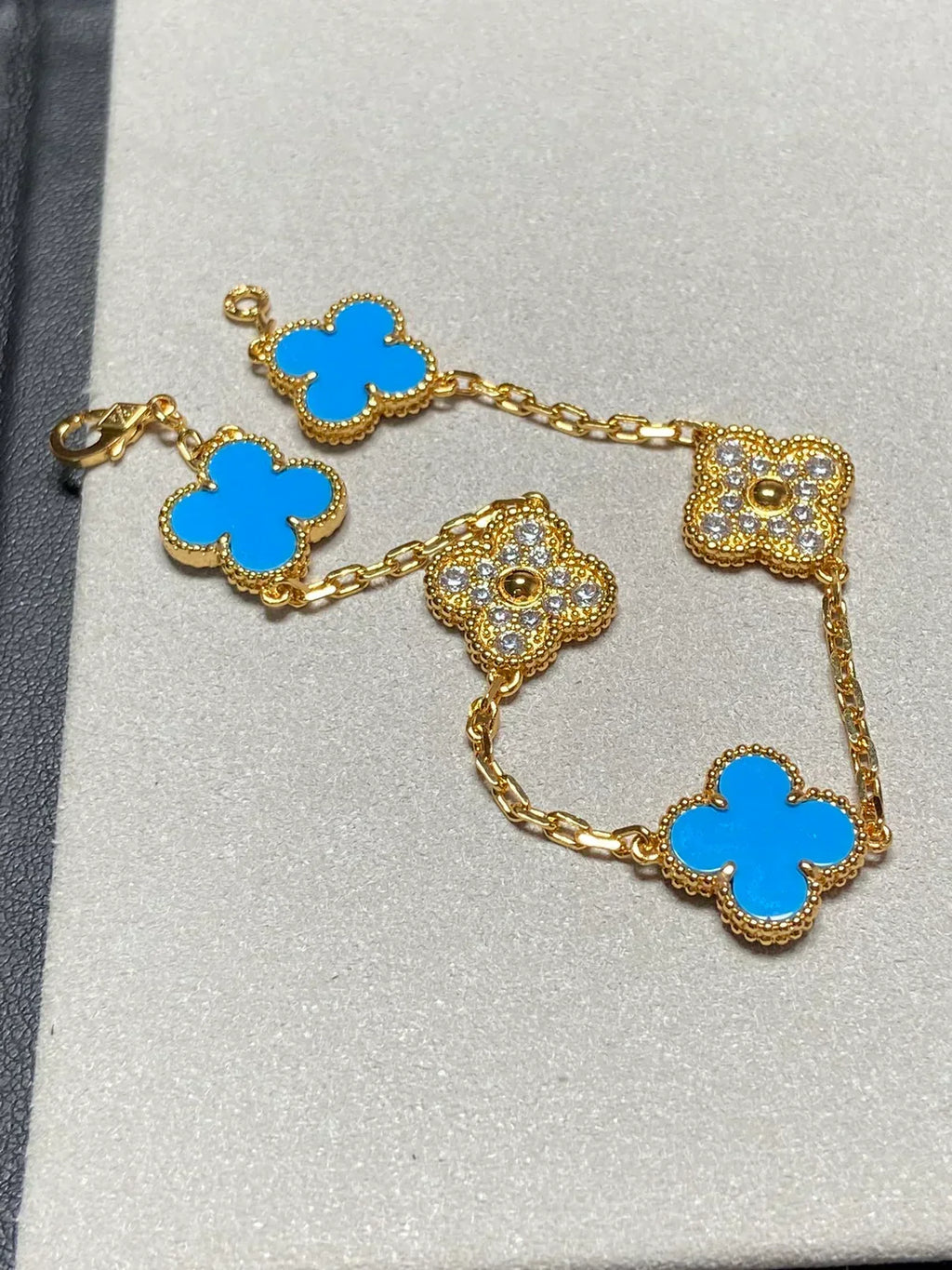New CLOVER 5 MOTIF BLUE AGATE BRACELET COLLECTION