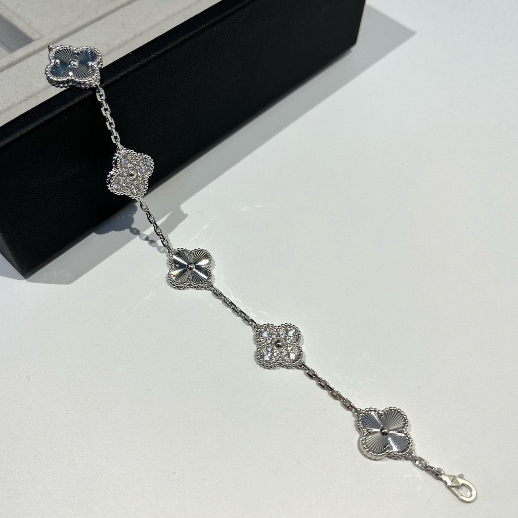 New  CLOVER 5 MOTIF LASER BRACELET COLLECTION
