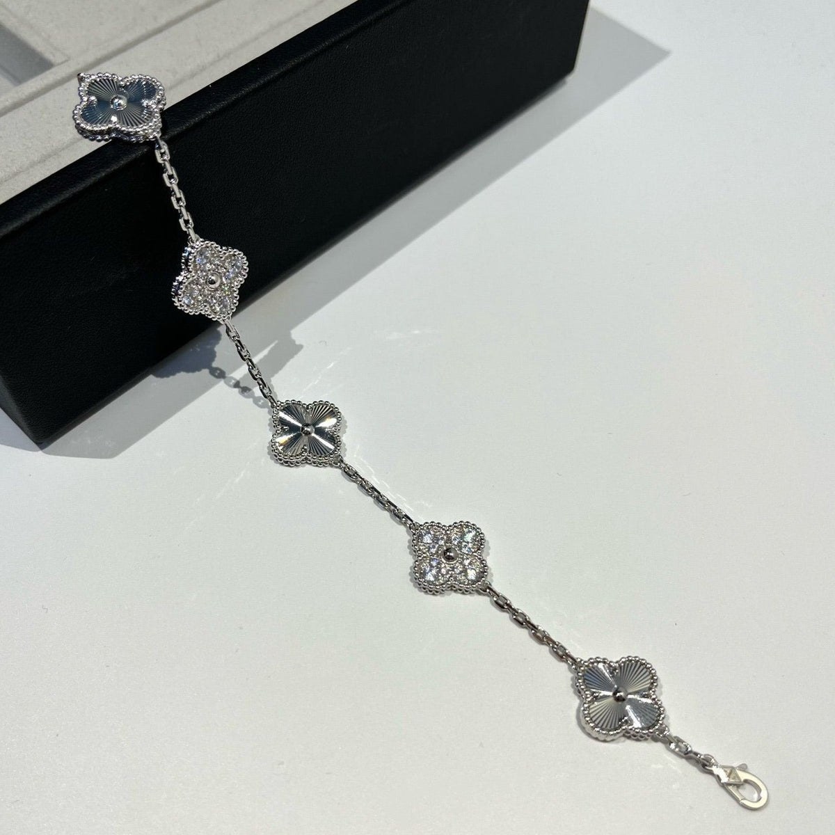 New  CLOVER 5 MOTIF LASER BRACELET COLLECTION