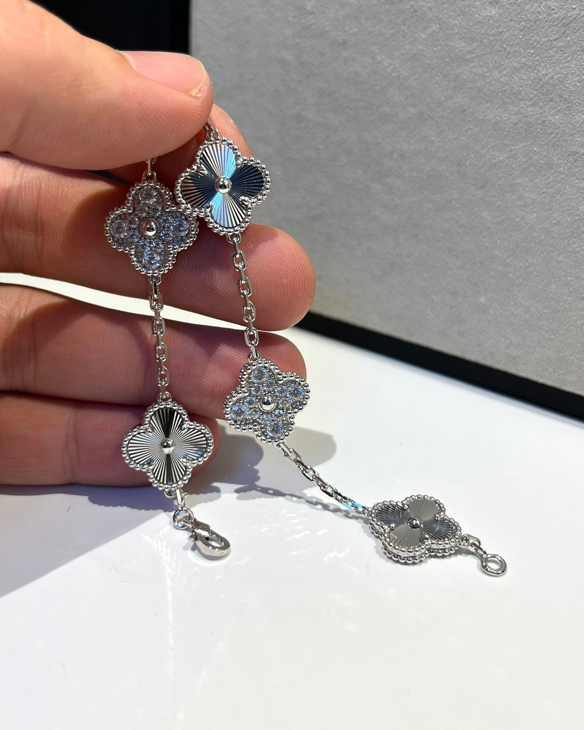 New  CLOVER 5 MOTIF LASER BRACELET COLLECTION