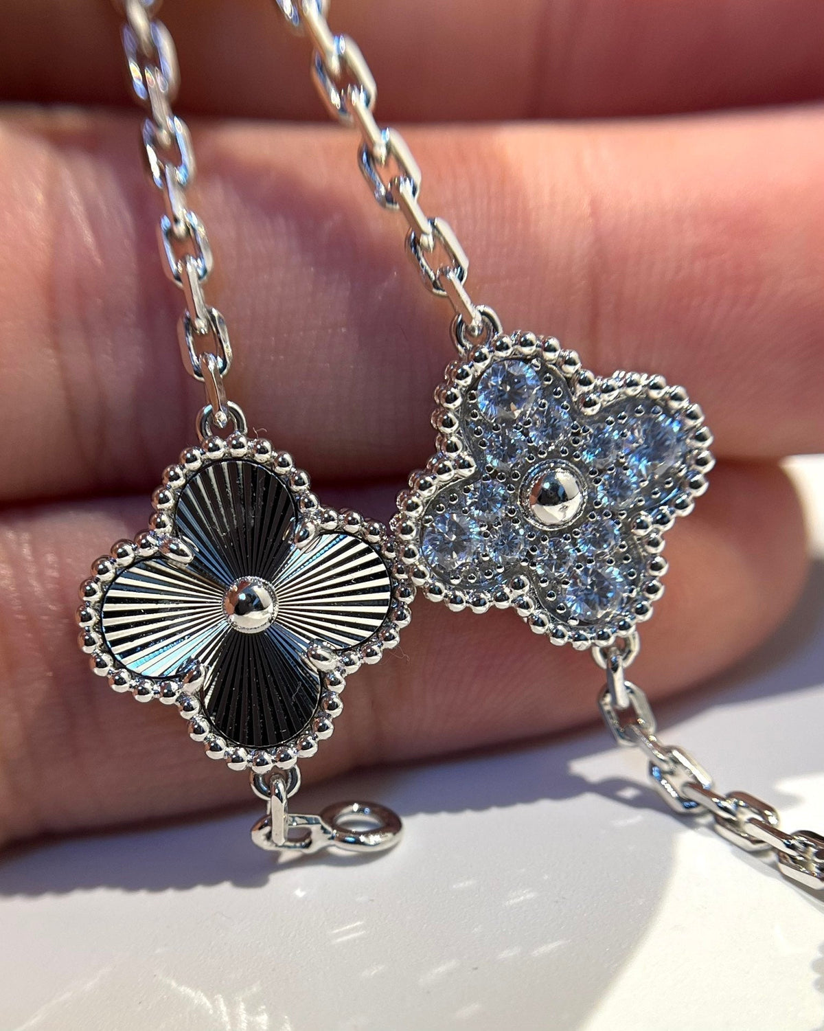 New  CLOVER 5 MOTIF LASER BRACELET COLLECTION