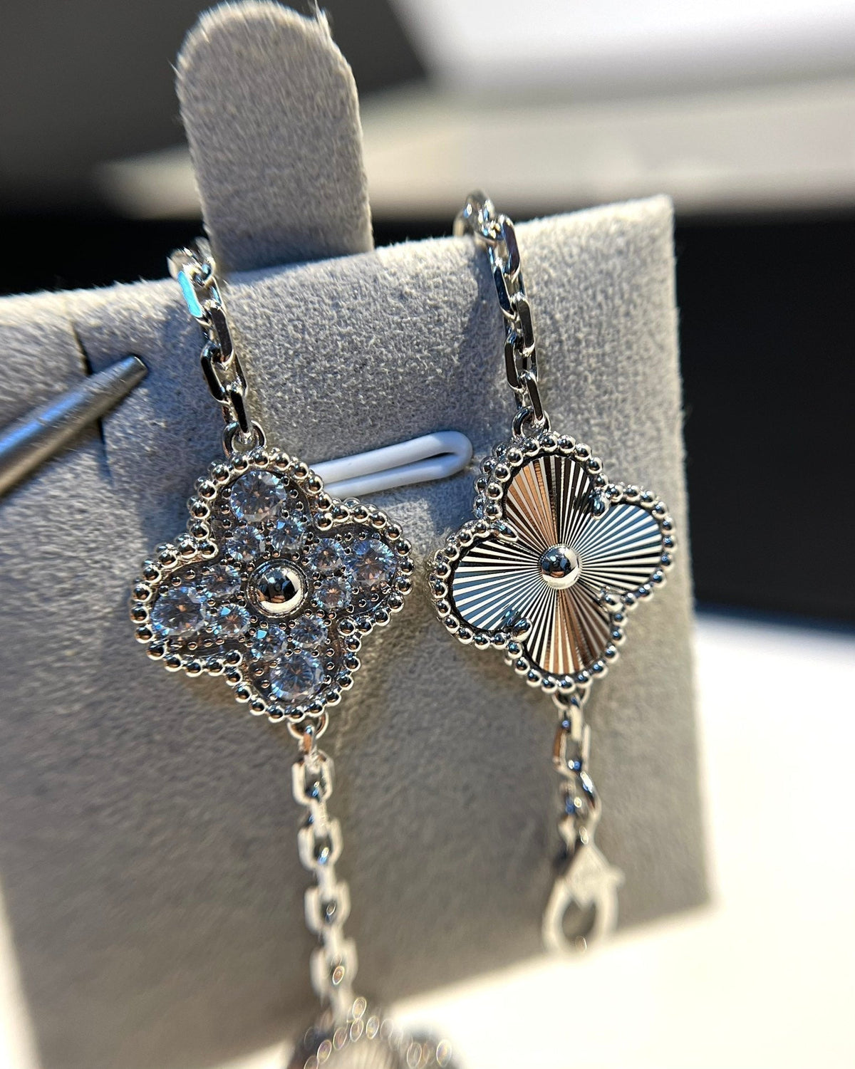 New  CLOVER 5 MOTIF LASER BRACELET COLLECTION