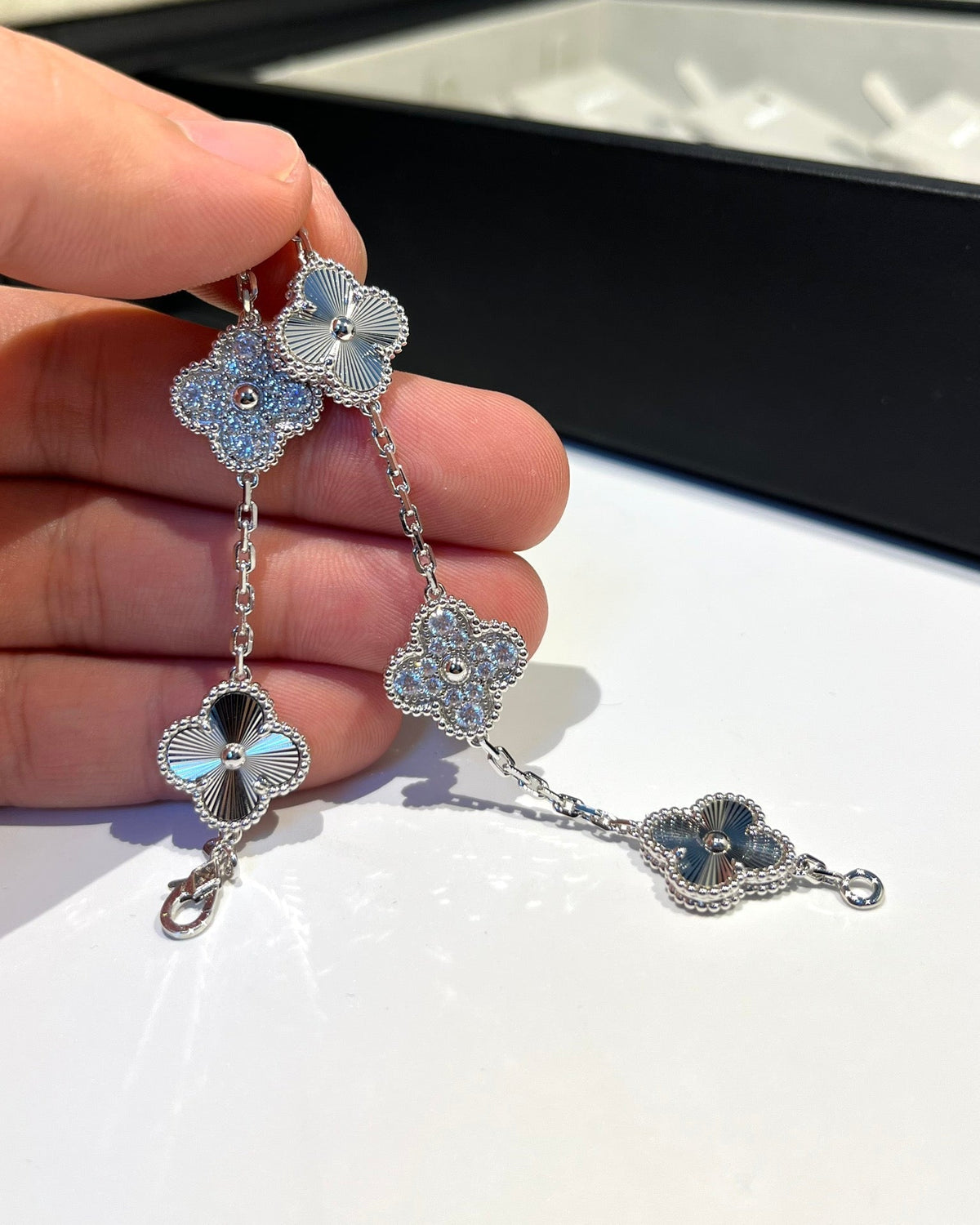 New  CLOVER 5 MOTIF LASER BRACELET COLLECTION