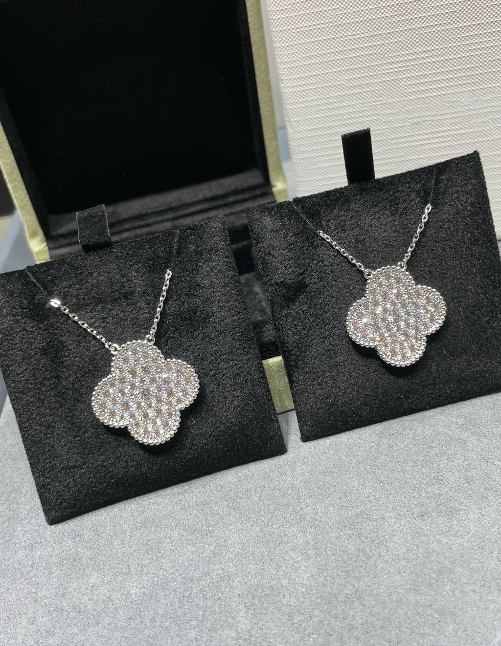 CLOVER 25MM LARGE PENDANT DIAMOND PAVED SILVER NECKLACE