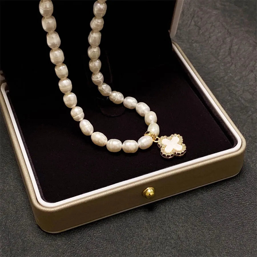 Chanel pearl four-leaf clover black and white double wear necklace