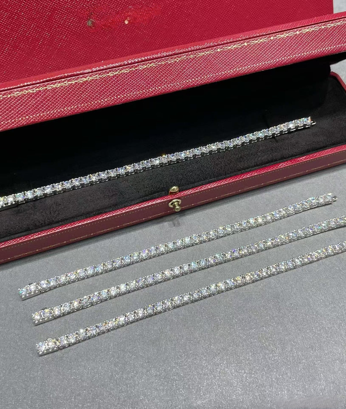 TENNIS BRACELET WITH FULL DIAMOND SETTING