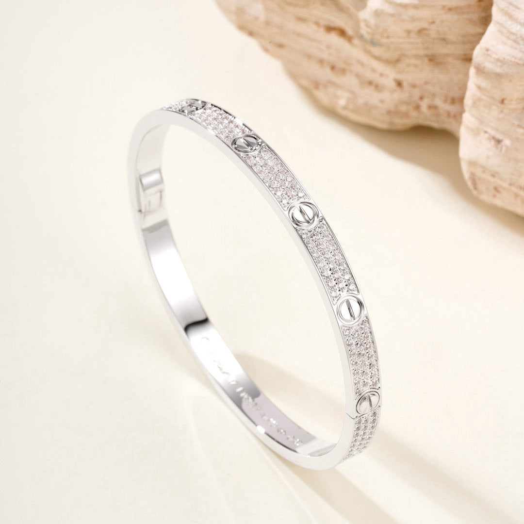 LOVE BRACELET 4.8MM DIAMOND-PAVED