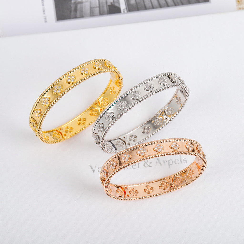 CLOVER BRACELET 8MM DIAMONDS