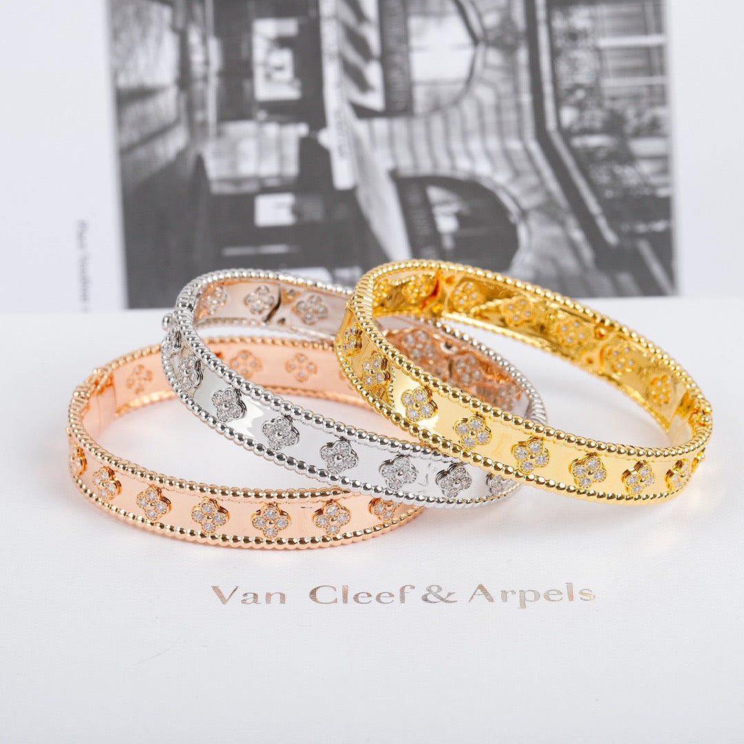 CLOVER BRACELET 8MM DIAMONDS