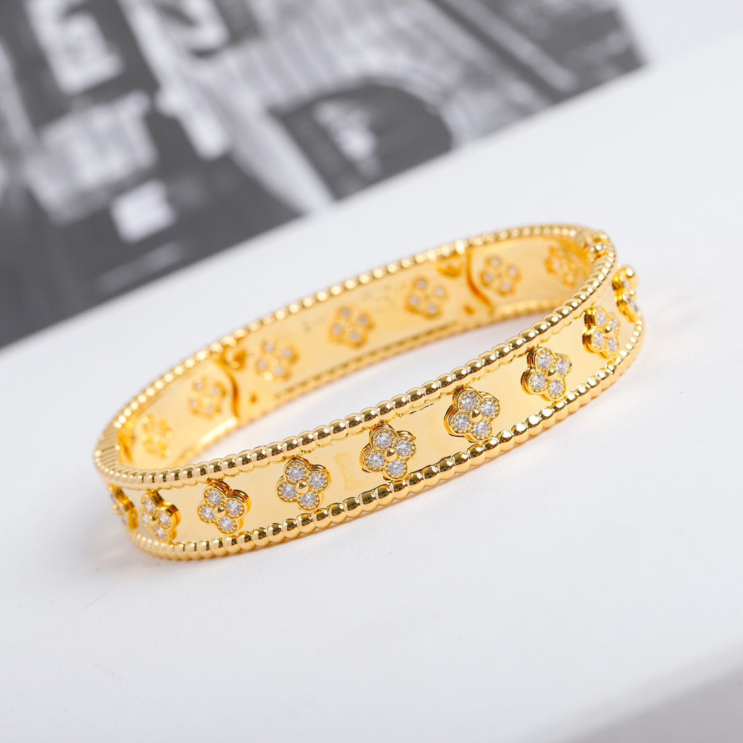 CLOVER BRACELET 8MM DIAMONDS