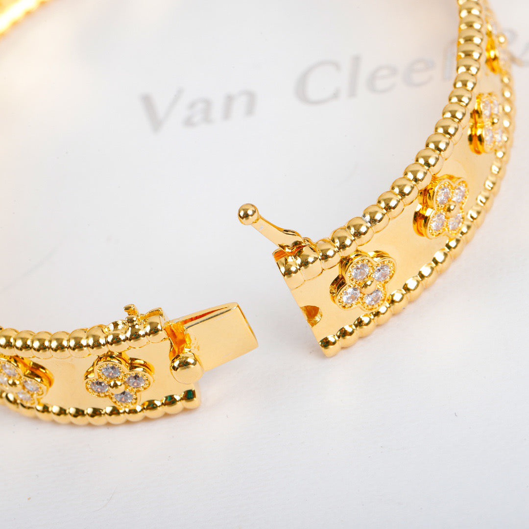 CLOVER BRACELET 8MM DIAMONDS