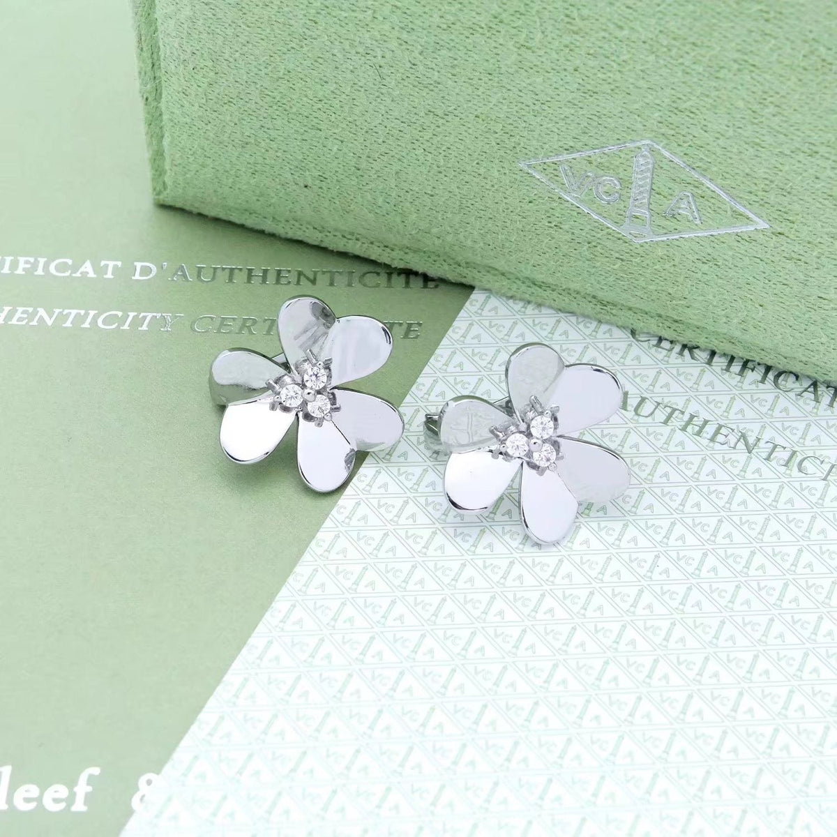 FRIVOLE EARRINGS- LARGE MODEL