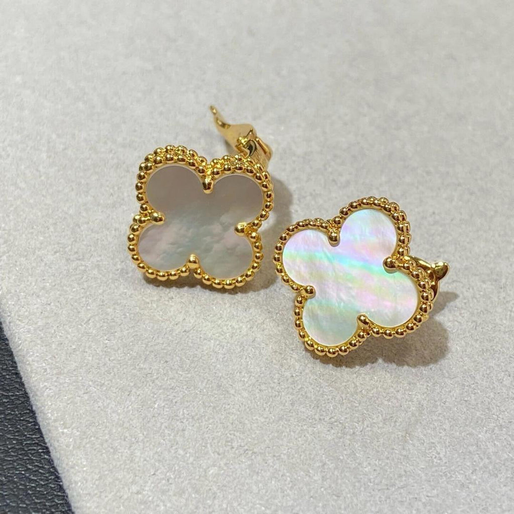 CLOVER LARGE (20mm) 1 MOTIFS WHITE MOP STUD EARRINGS