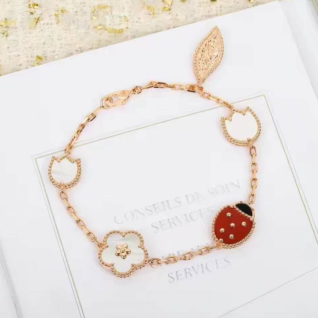 LUCKY SPRING 5 MOTIF BRACELET