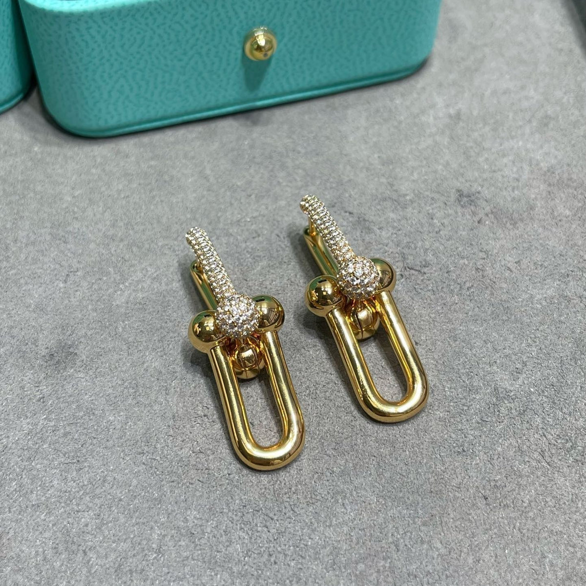 TF U-shaped diamond earrings