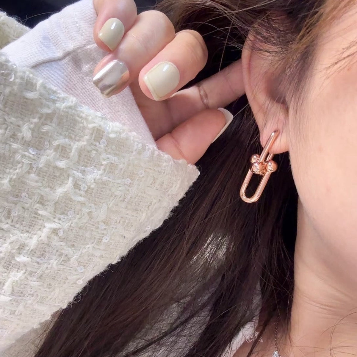 TF U-shaped earrings