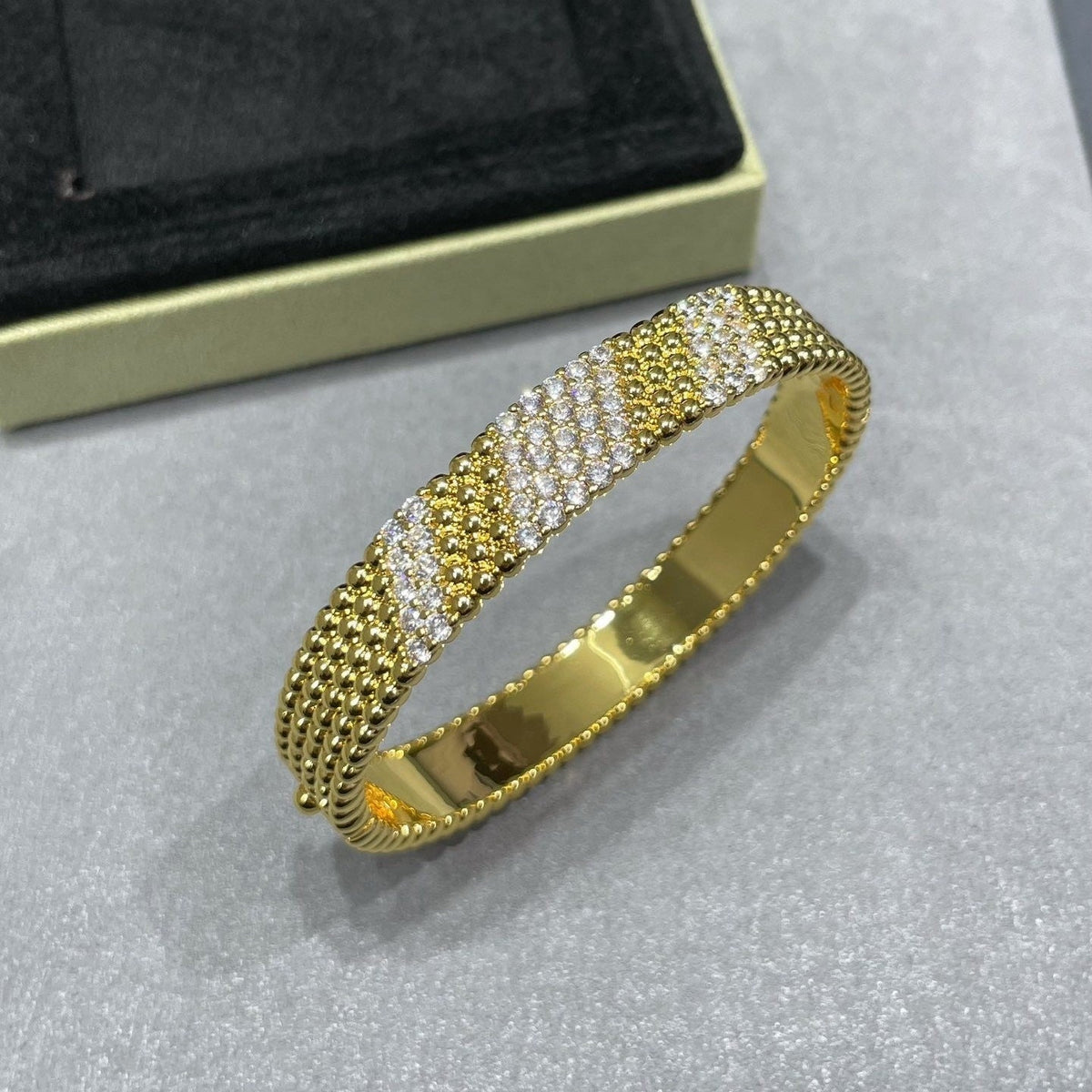 PERLEE DIAMOND BRACELET ,5-ROW DIAMOND-SET DESIGN
