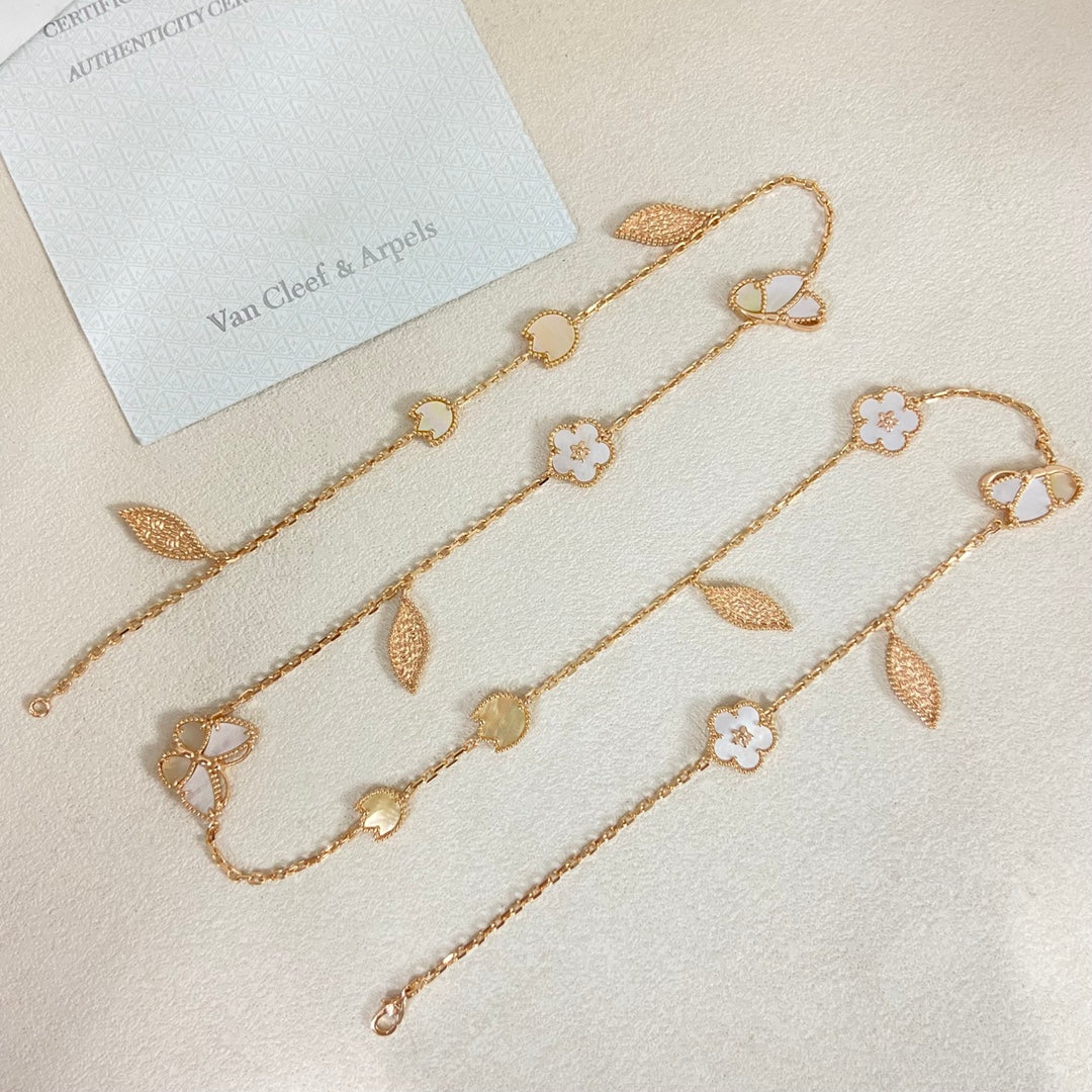 26 NEW CLOVER LUCKY LIGHT YELLOW AND WHITE SET
