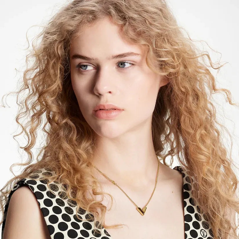 LV Louis Vuitton ESSENTIAL V NECKLACE M00857