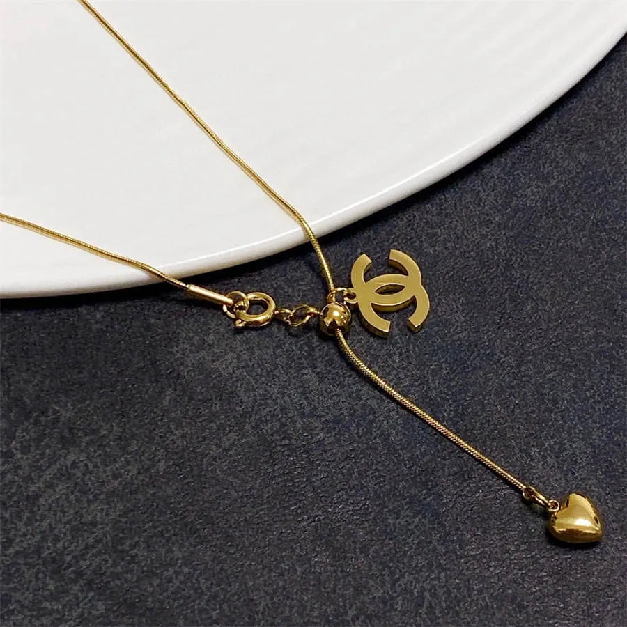 Chanel double C retractable collarbone necklace