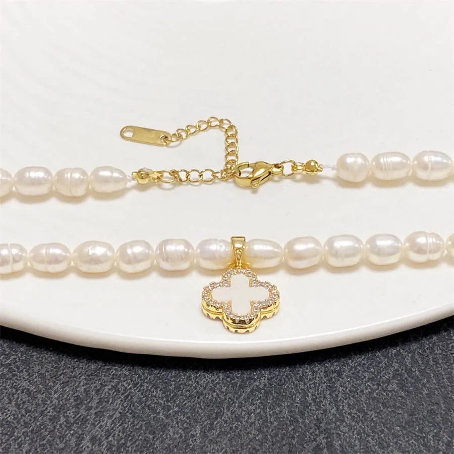 Chanel pearl four-leaf clover black and white double wear necklace