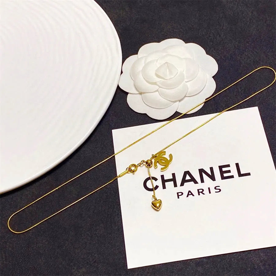 Chanel double C retractable collarbone necklace