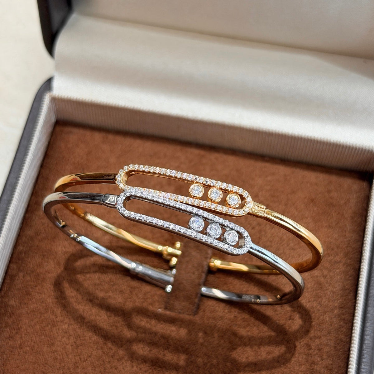 Move Pavé Diamond Bangle Bracelet M
