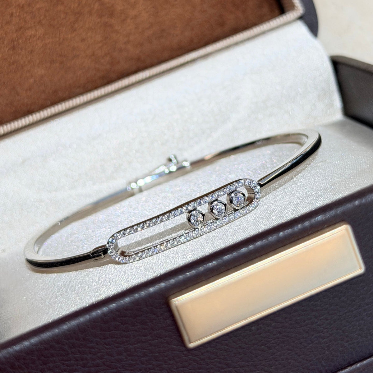 Move Pavé Diamond Bangle Bracelet M
