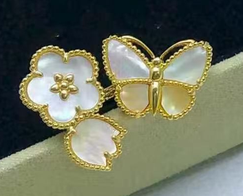 26 NEW CLOVER LUCKY LIGHT YELLOW AND WHITE SET