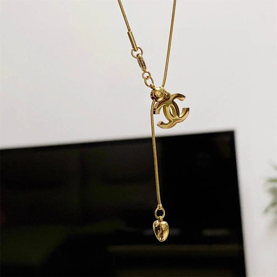 Chanel double C retractable collarbone necklace